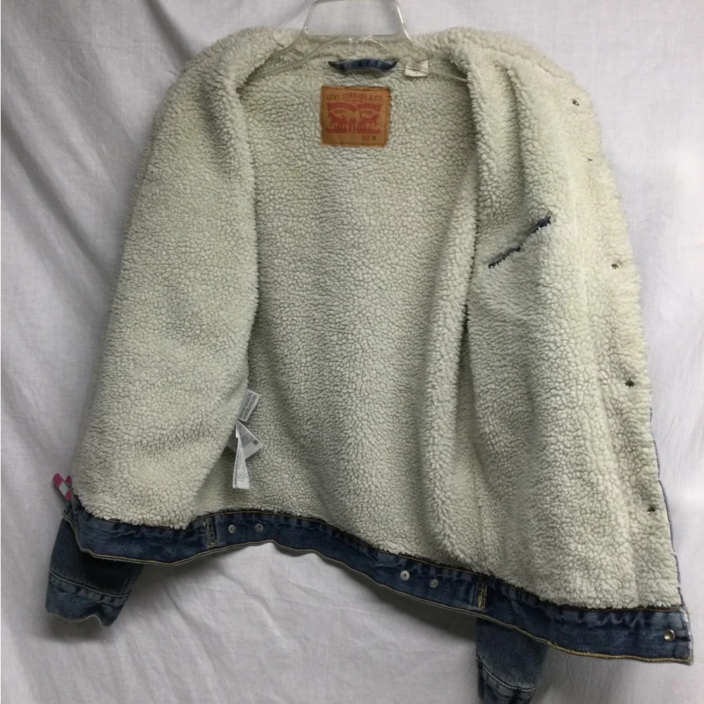 Levis levi type